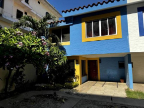Casa enfrente del mar y malecon!